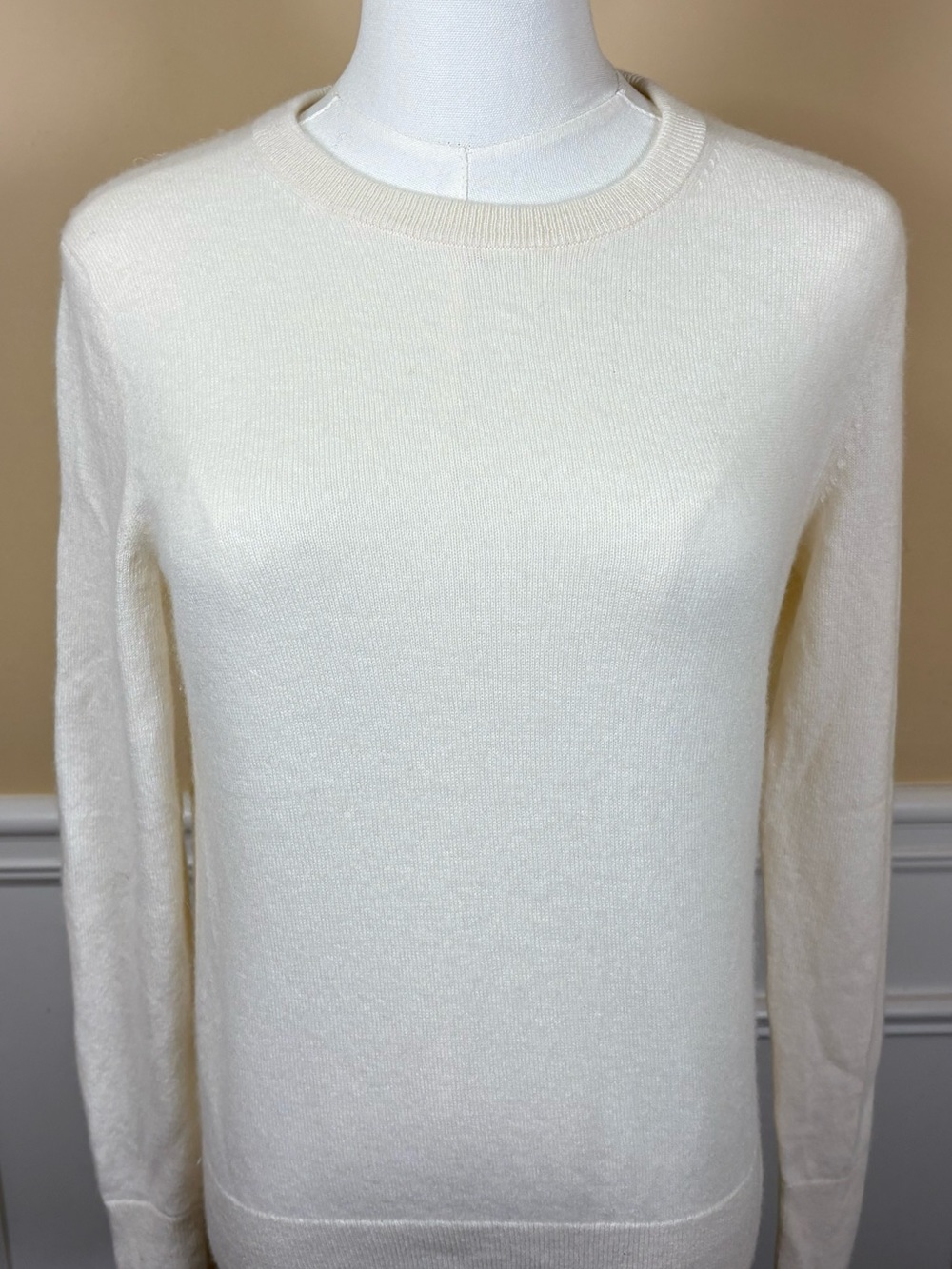 🤍 Quince 100% Mongolian Cashmere Crewneck Sweater Ivory Cream S